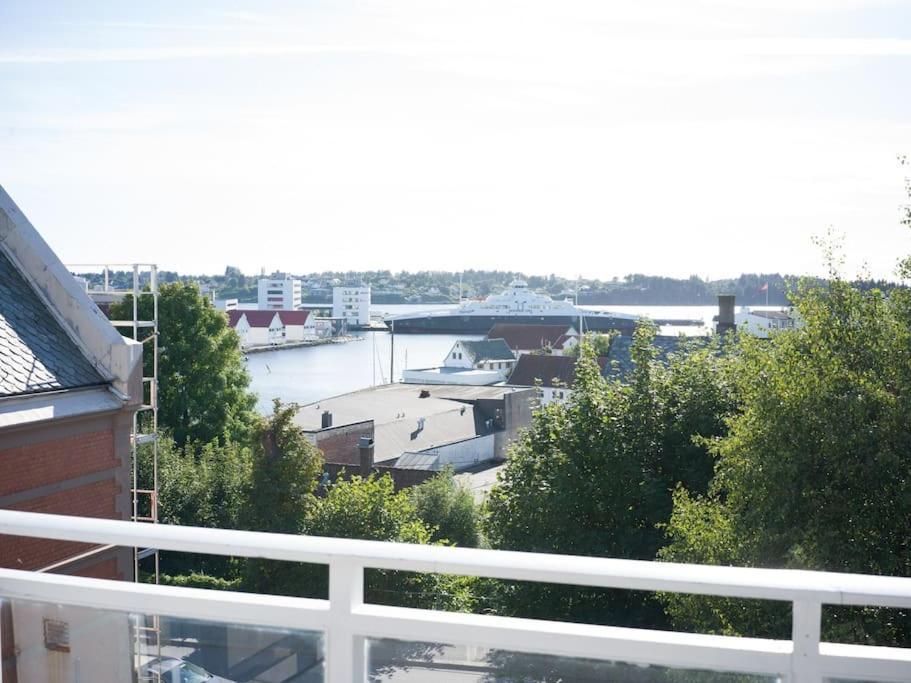 Ny Urban Leilighet Med Super Utsikt Haugesund Esterno foto