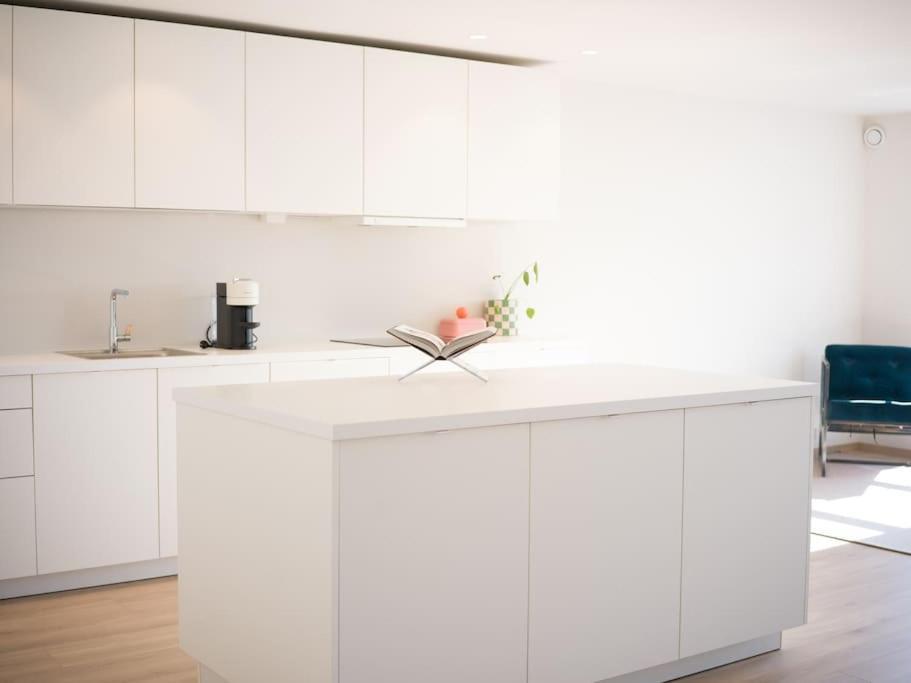 Ny Urban Leilighet Med Super Utsikt Haugesund Esterno foto