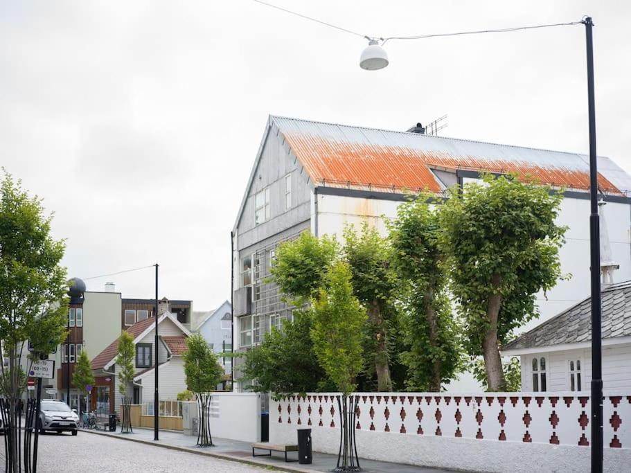 Ny Urban Leilighet Med Super Utsikt Haugesund Esterno foto