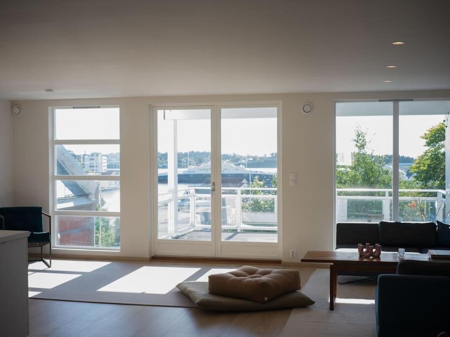 Ny Urban Leilighet Med Super Utsikt Haugesund Esterno foto