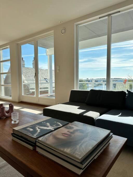 Ny Urban Leilighet Med Super Utsikt Haugesund Esterno foto