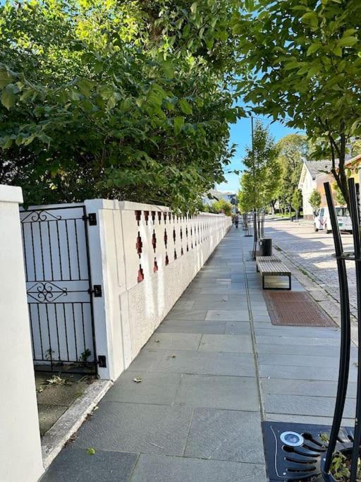 Ny Urban Leilighet Med Super Utsikt Haugesund Esterno foto
