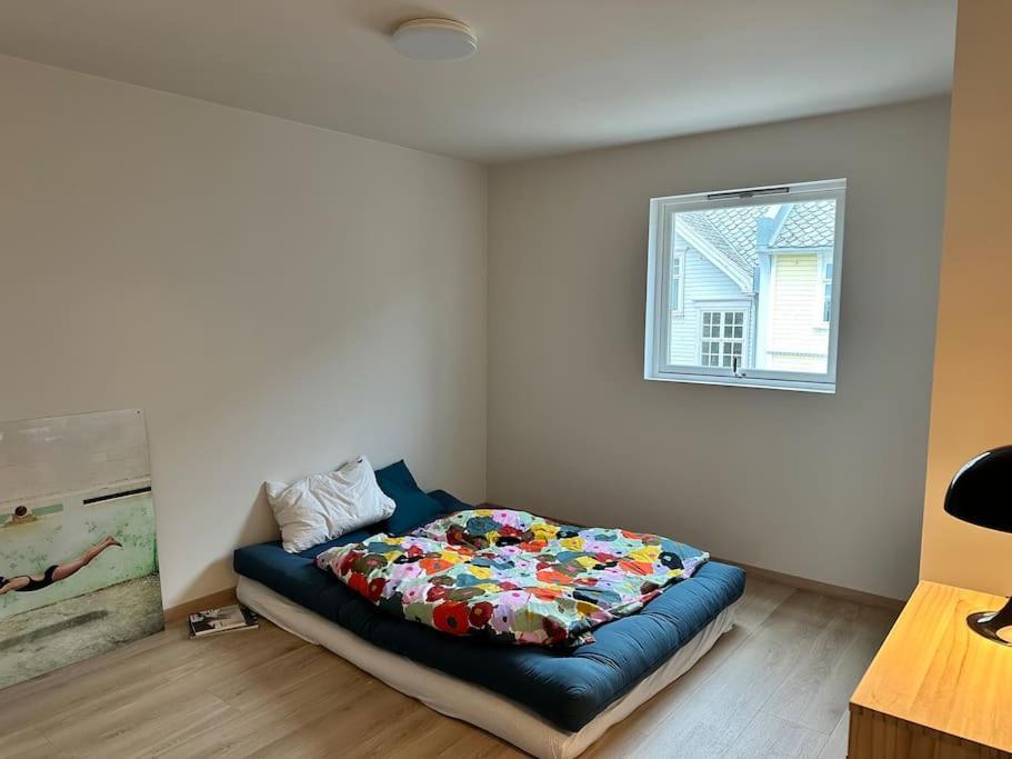 Ny Urban Leilighet Med Super Utsikt Haugesund Esterno foto
