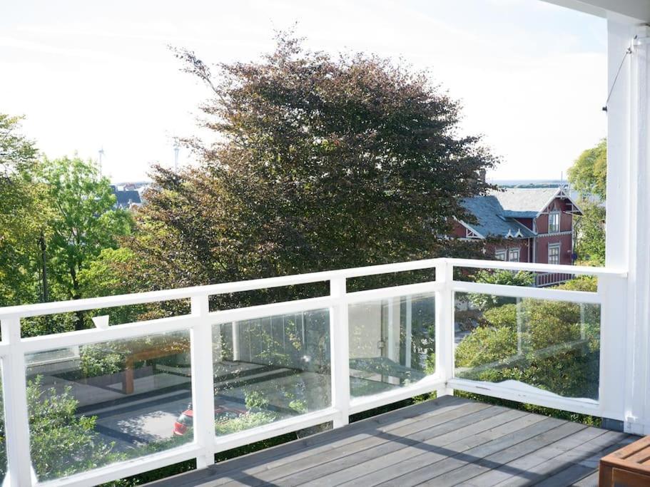 Ny Urban Leilighet Med Super Utsikt Haugesund Esterno foto